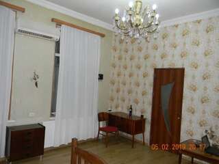 Хостелы GEO Vake Hostel Тбилиси Улучшенный двухместный номер с 2 отдельными кроватями и видом на сад-9